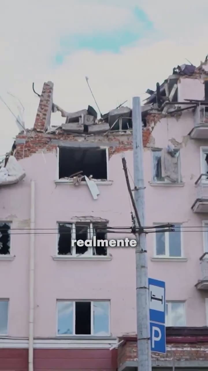 Ing. René Alalu explicando qué revisar en un edificio ante un sismo